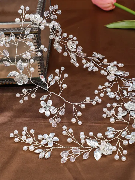 Delicate Imitation Pearl...