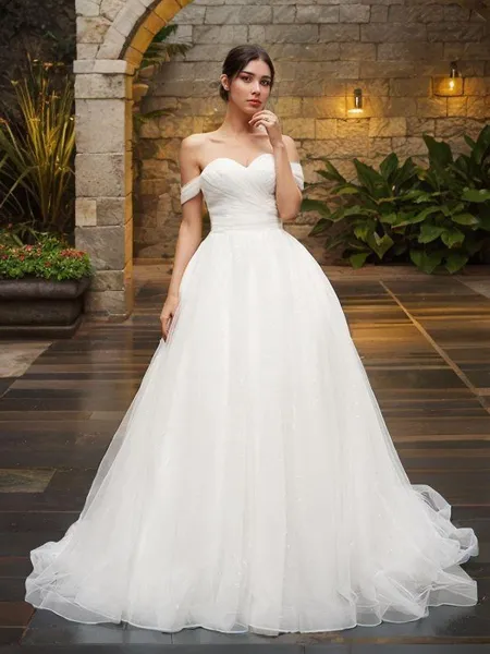 A-line Princess Off-the-Shoulder Trendy Sleeveless Court Train Tulle Wedding Dress With Ruched