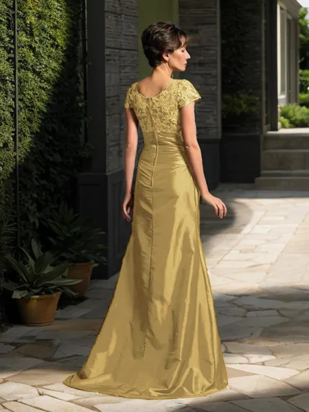 Trumpet/Mermaid Scoop Short...