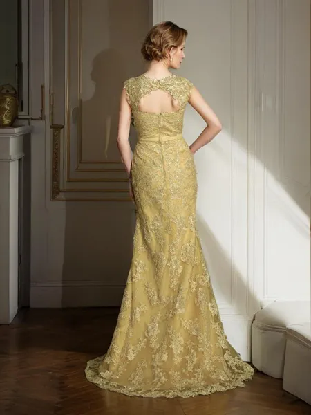 Regal Trumpet/Mermaid Scoop...