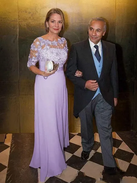 A-line Scoop 1/2 Sleeves...