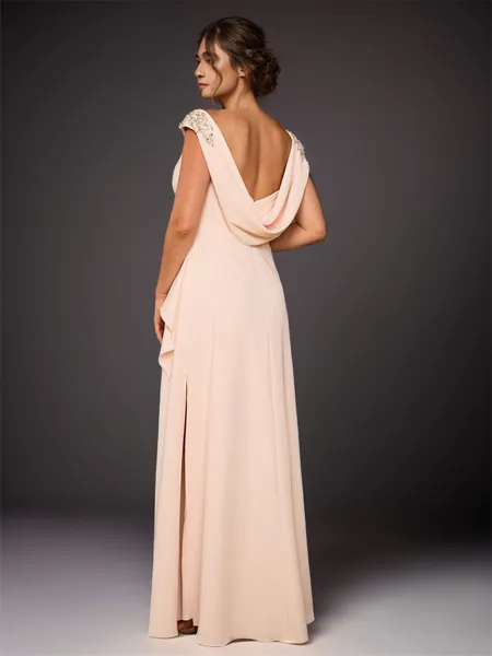 Chic Sheath/Column Bateau...