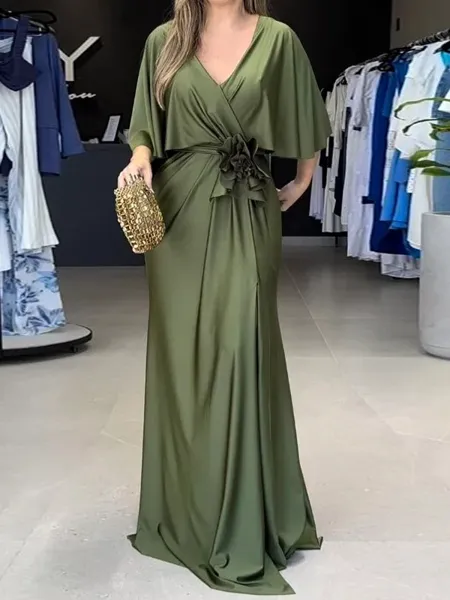 Flattering Sheath V-Neck...