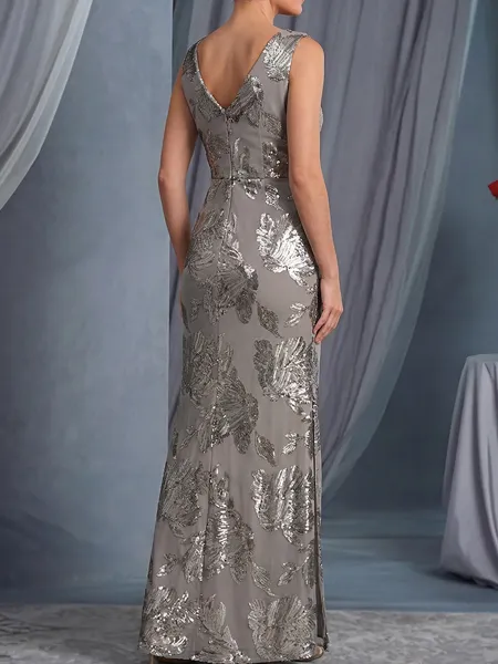 Flattering Sheath Scoop...