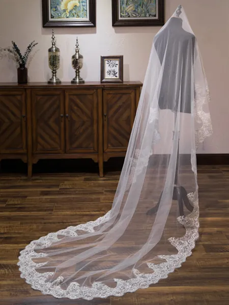 Elegant Tulle One-Tier...