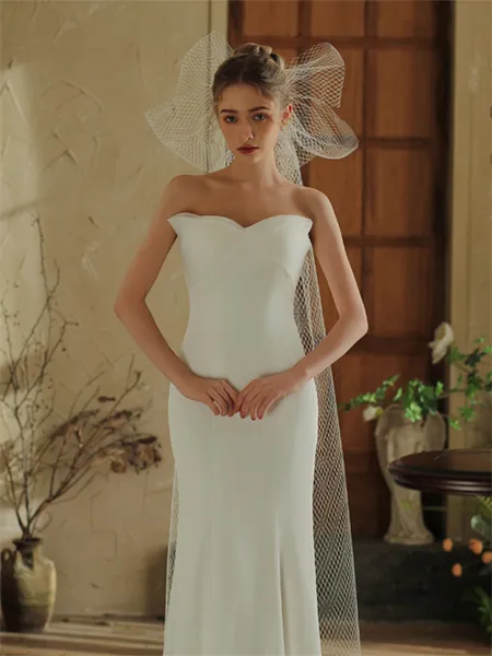 Elegant Tulle One-Tier...