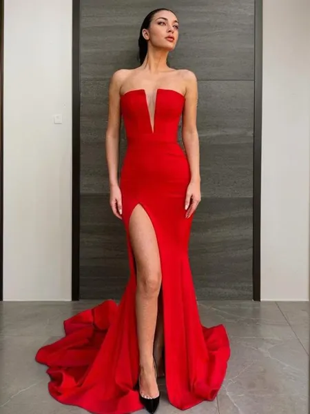 Sheath/Column Strapless...