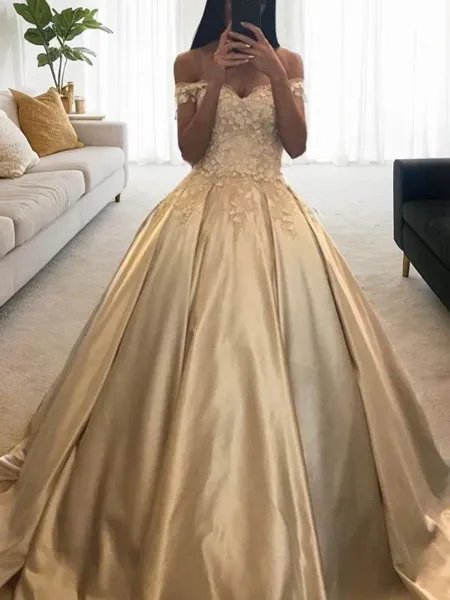 Romantic Ball-Gown...