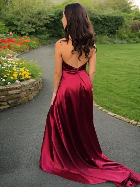 Exquisite A-line Halter...