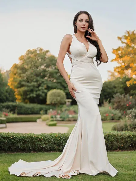 Sheath/Column V-Neck...