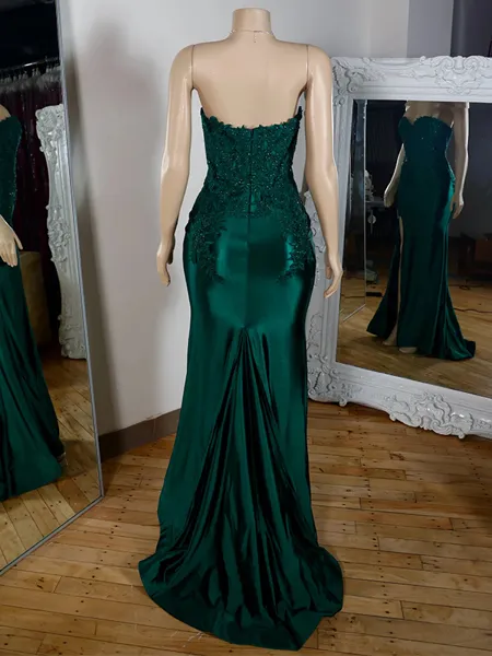 Glam Sheath Sweetheart...