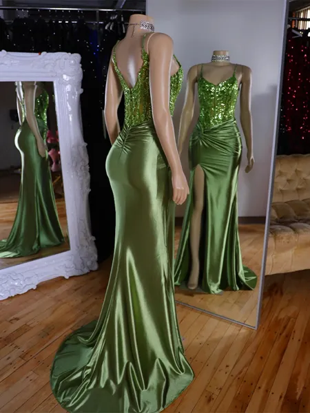 Glam Sheath V-Neck...