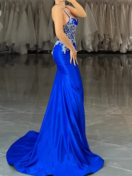 Mesmerizing Sheath Halter...