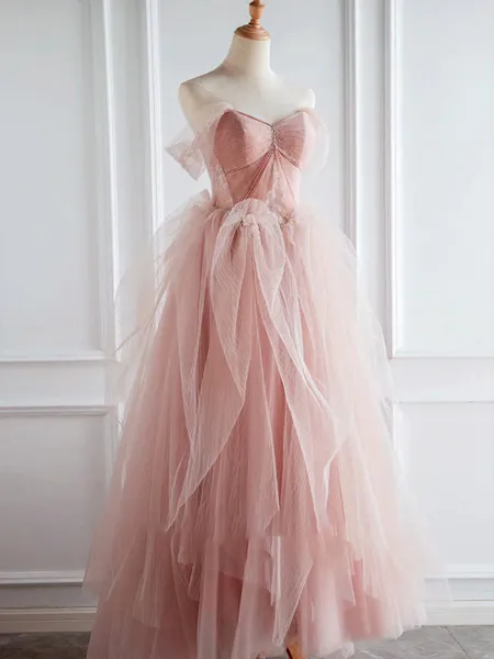 Delicate Ball-Gown...