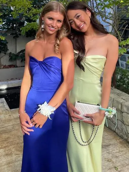 Stunning Sheath Sweetheart...