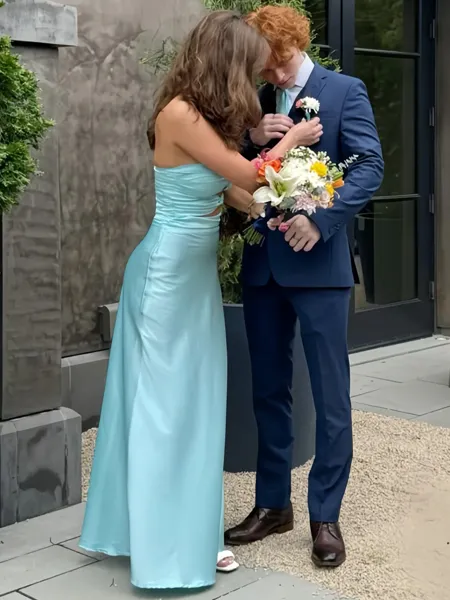 Mesmerizing Sheath...