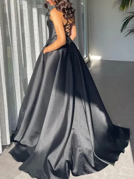 Aristocratic A-line V-Neck...