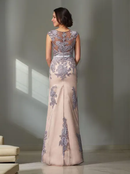 Dreamy Sheath/Column Straps...