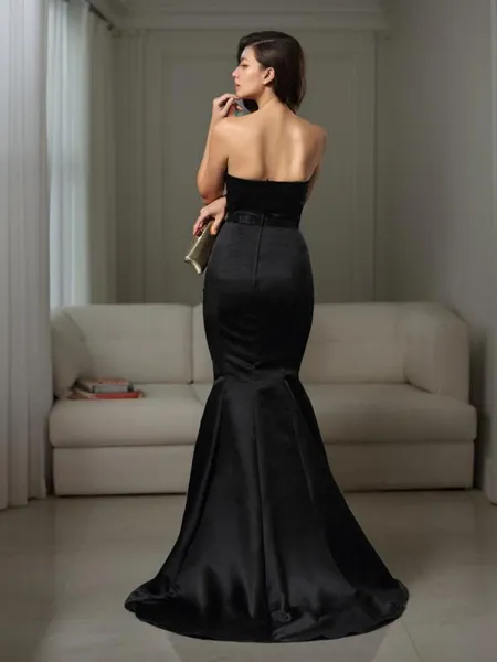 Sheath/Column Strapless...