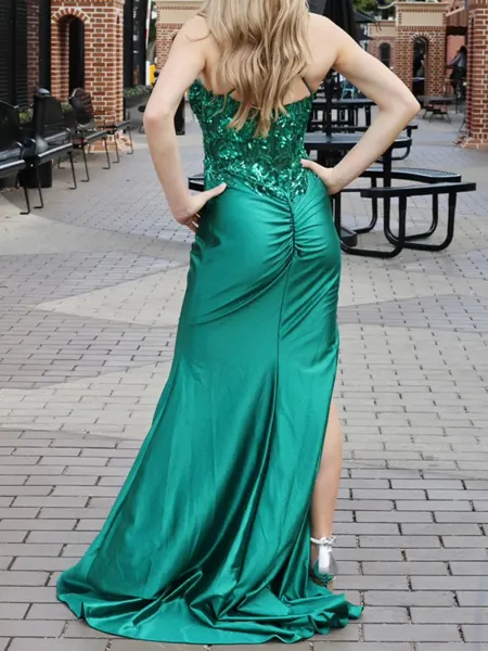 Breathtaking Sheath...