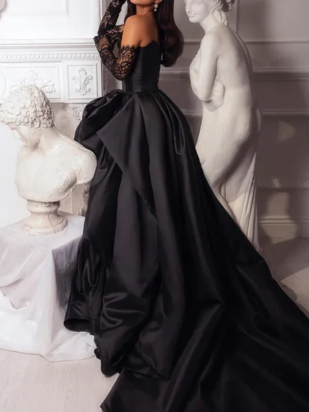 classy A-line Sweetheart...