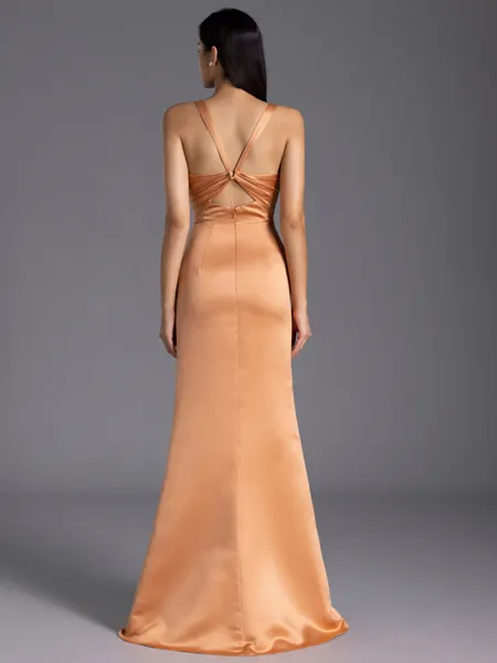 Statuesque Sheath Square...