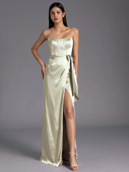 Flattering Sheath Strapless...