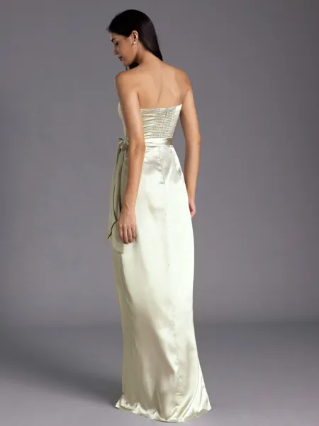 Flattering Sheath Strapless...