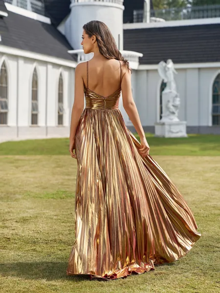 Statuesque A-line Halter...