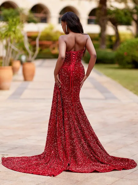 Mesmerizing Sheath...