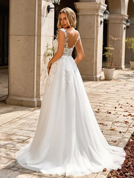 Chic A-line Scoop Appliques...