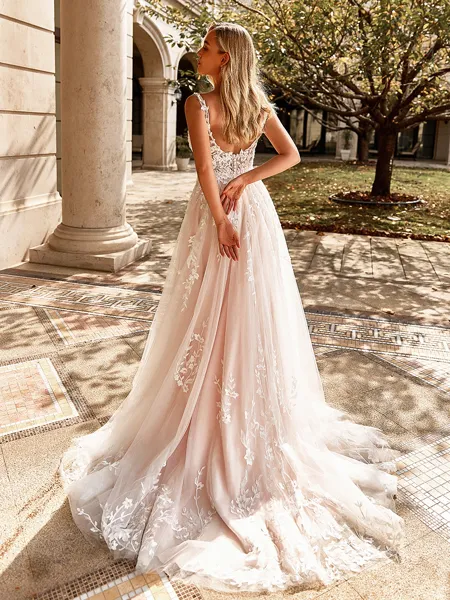 Charming A-line Scoop...