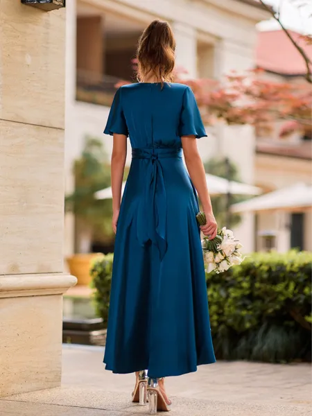 Grand A-line V-Neck Short...