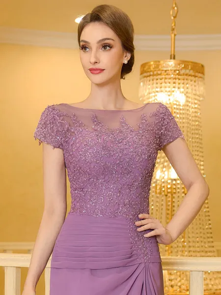 Statuesque Sheath Chiffon...