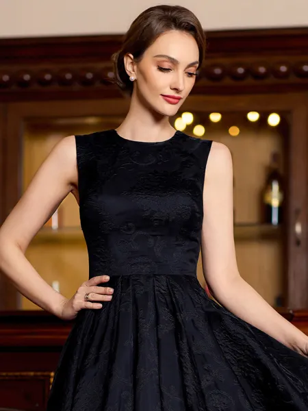 Resplendent A-Line Lace...