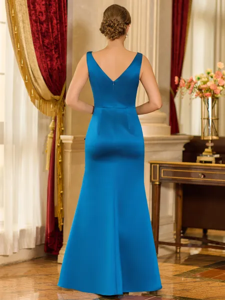 Charming Sheath Scoop...