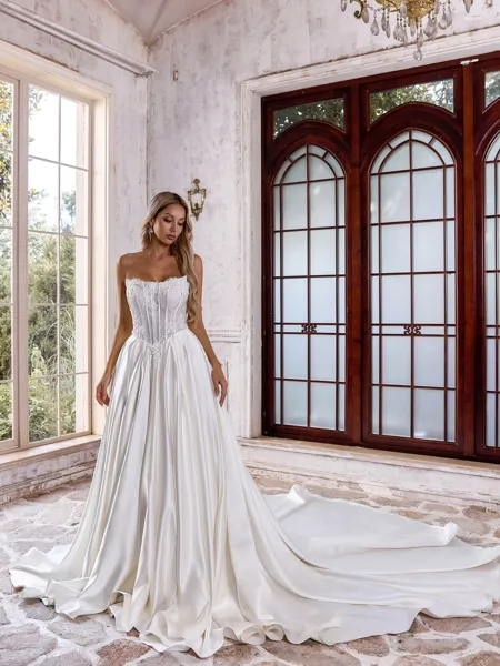 Glamorous Ball-Gown...