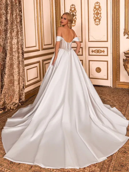 Splendiferous Ball-Gown...