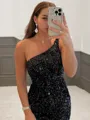 Sheath/Column One-Shoulder Sparkly Sleeveless Velvet Sequins Short/Mini Homecoming Dress