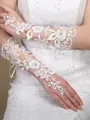 Attractive Lace Wedding Gloves
