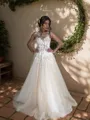 Stunning A-line Scoop Sleeveless Court Train Lace Wedding Dress
