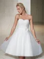 A-line Princess Sweetheart Sleeveless Flowing Knee-Length Tulle Wedding Dress With Hand-Made Flower