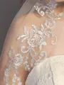 Attractive 2 Layer Tulle With Lace Wedding Veils