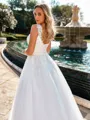 Elegant Ball-Gown Sweetheart Appliques Lace Floor-Length Tulle Wedding Dress