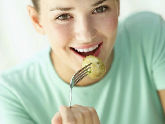 Los beneficios de comer papa ¡ayudarte a bajar de peso es una!