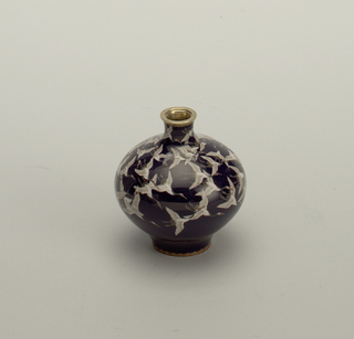 Vase (Japan)