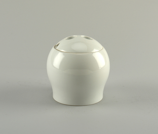 3-T Gravy Boat And Cover