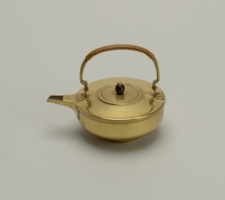 Tea Kettle And Stand (Netherlands)