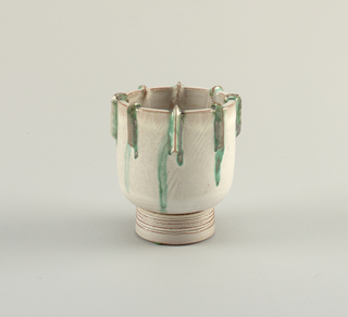 Jardiniere And Base (USA)