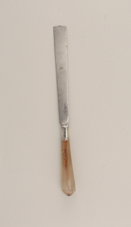 Knife with Eight-Paneled Agate Handle Knife